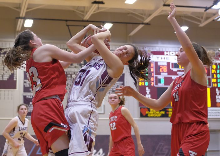 Baylor comes out smoking and helps Loyalsock reach district semifinals